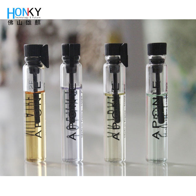 a amostra do perfume 2ml pulveriza a máquina tampando 34 b/m do engarrafamento